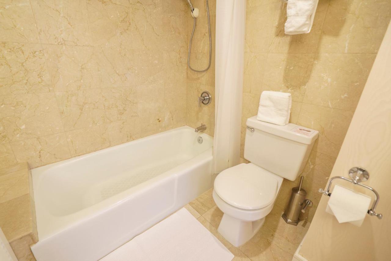Studio Unit At The Royal Garden, In Waikiki ワイキキ・ロイヤルガーデン โฮโนลูลู ภายนอก รูปภาพ